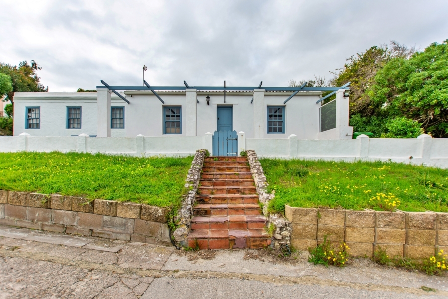 3 Bedroom Property for Sale in Middedorp Western Cape